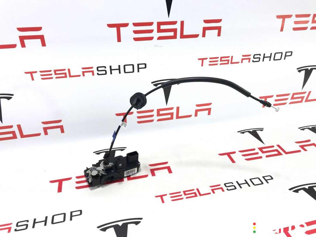1607991-00-D замок двери передней правой Tesla Model S 2-й рест 2021г. - фото №1