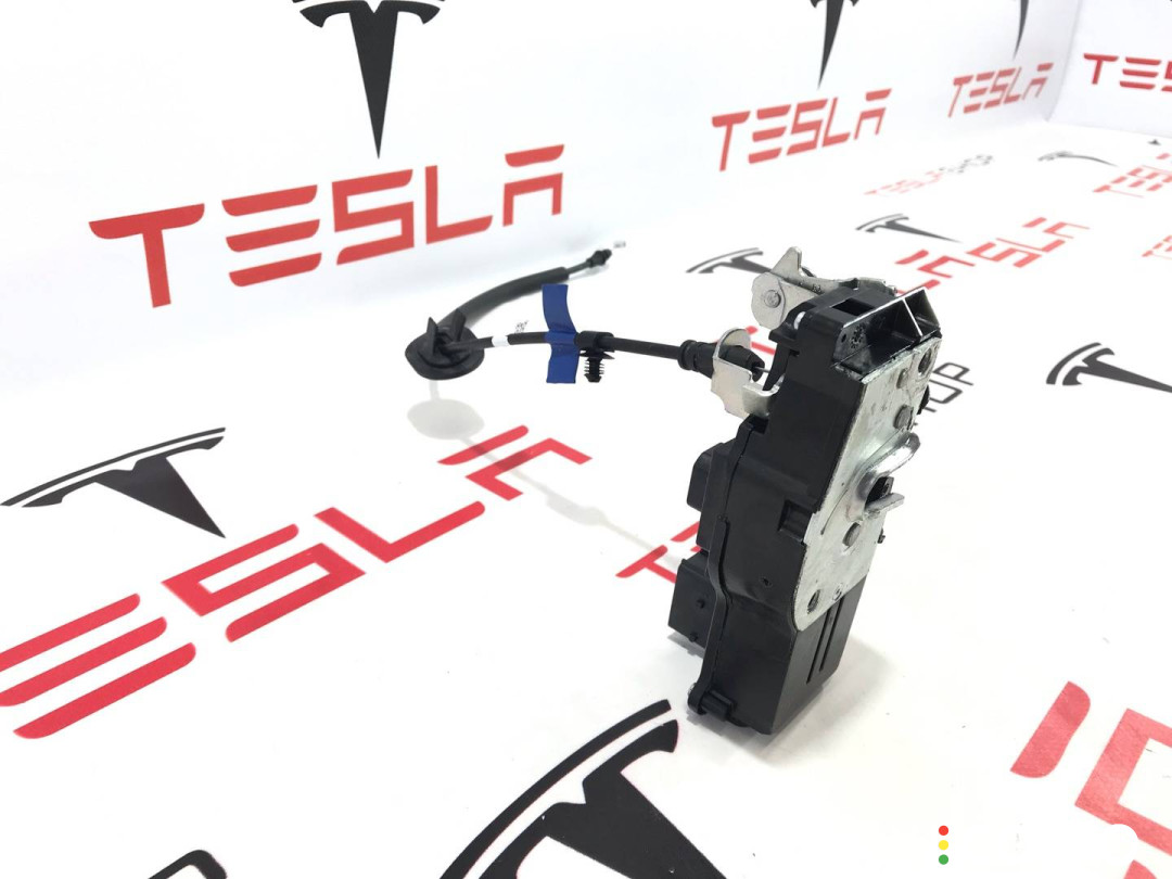 1607991-00-D замок двери передней правой Tesla Model S 2-й рест 2021г. - фото №3