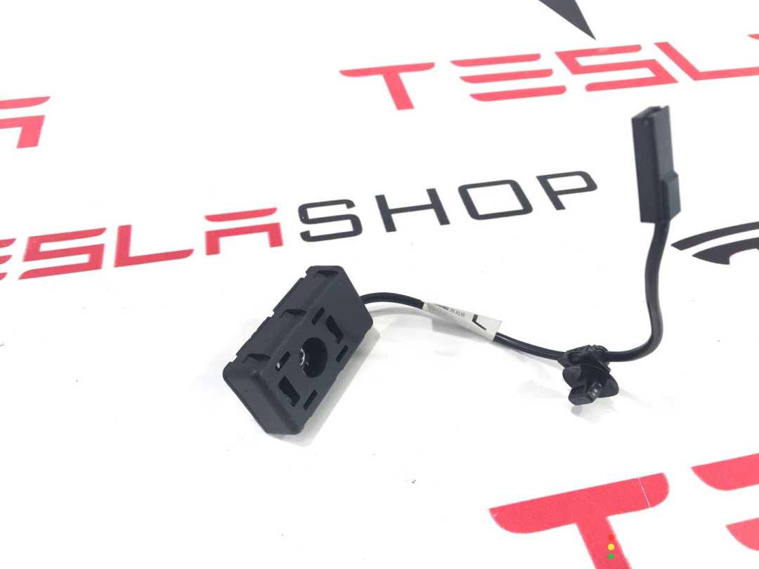 1509420-00-C антенна Tesla Model S 2-й рест 2021г. - фото №1