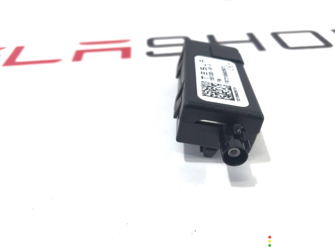 1551330-00-B усилитель антенны Tesla Model S 2-й рест 2021г. - фото №2