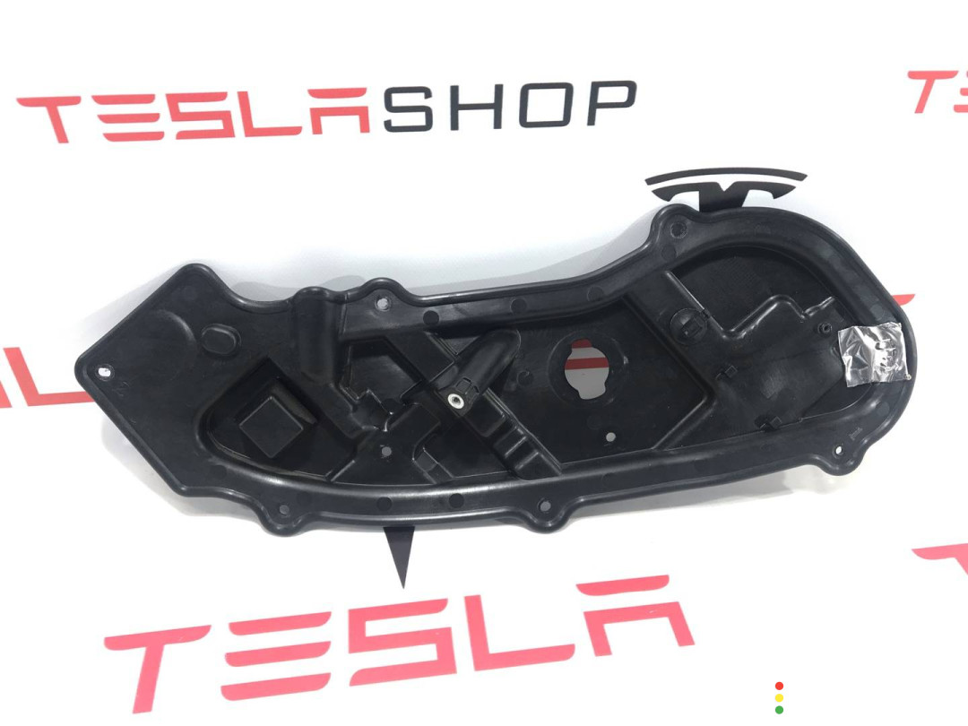 1584798-00-A Накладка двери внутренняя задняя правая Tesla Model S 2-й рест 2021г. - фото №1