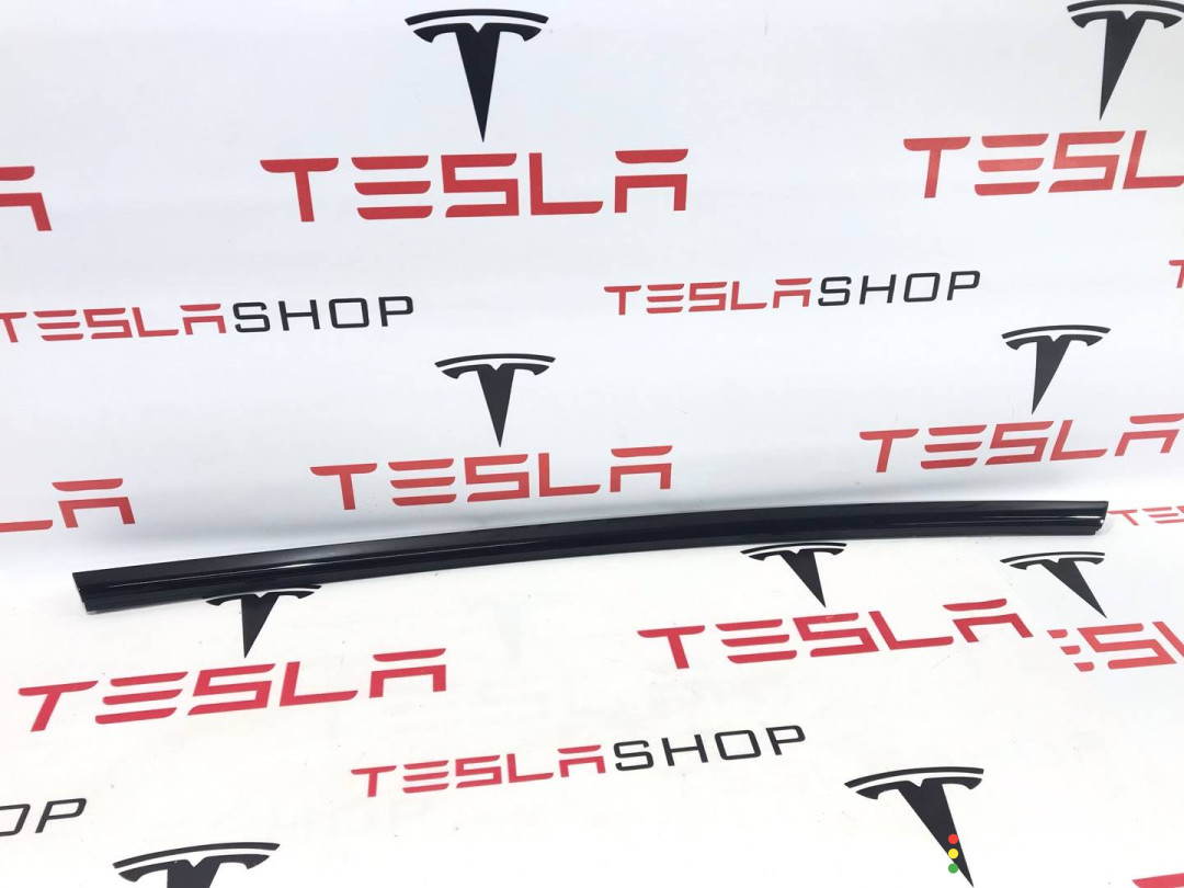 1600178-00-A молдинг двери задней правой Tesla Model S 2-й рест 2021г. - фото №1