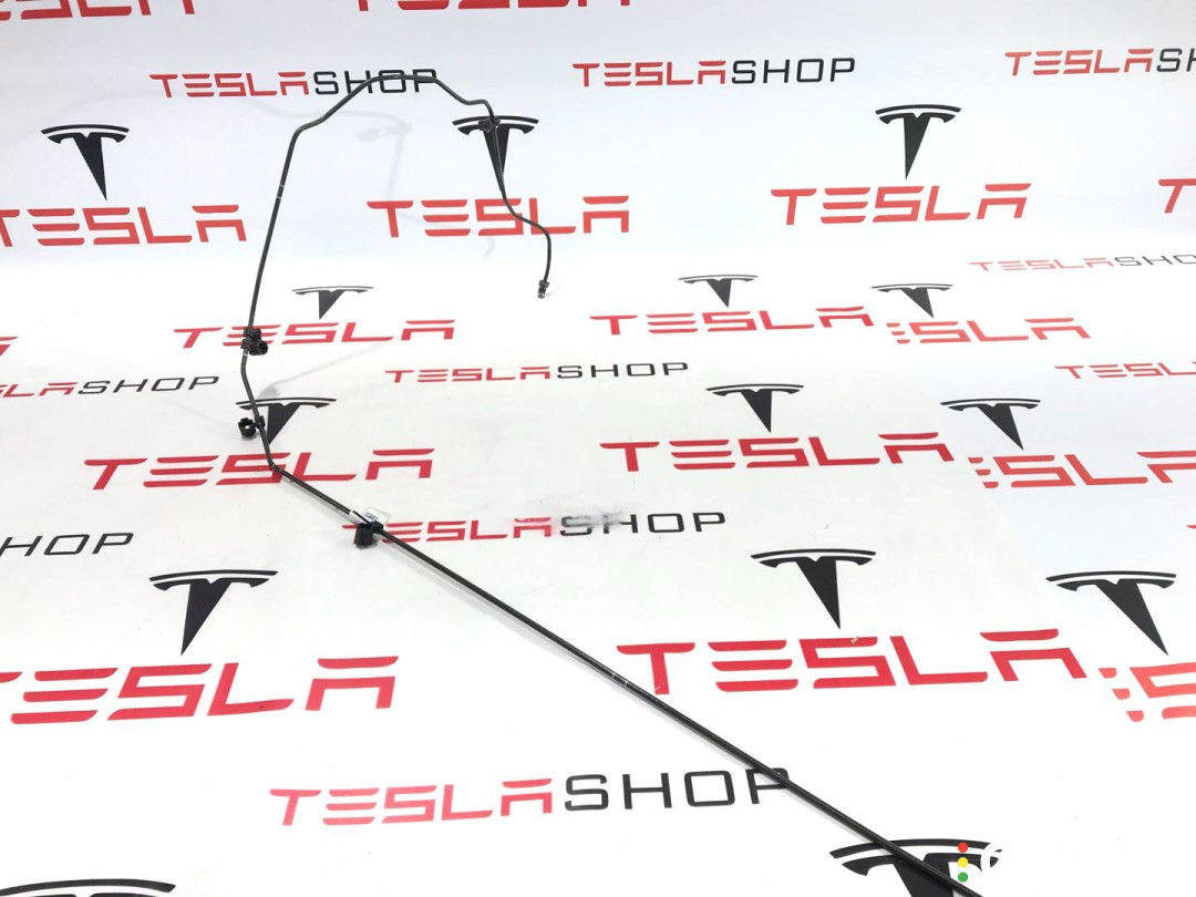 1420642-00-A, 1420716-00-C, 1420718-99-C трубка тормозная Tesla Model S 2-й рест 2021г. - фото №1