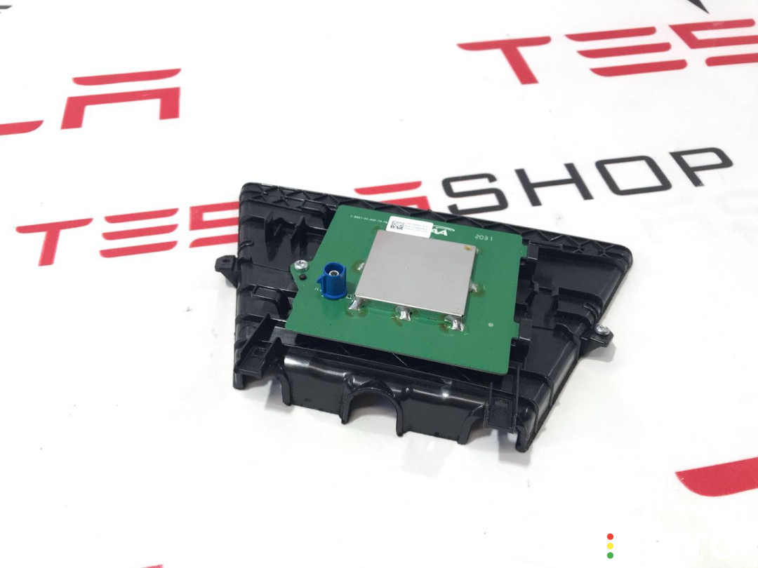 1599097-00-A антенна навигации Tesla Model S 2-й рест 2021г. - фото №1