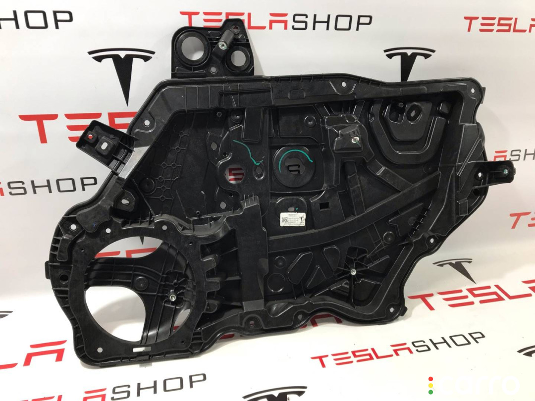 1526805-00-B, 1495509-00-B Накладка двери внутренняя передняя правая Tesla Model Y 2020г. - фото №1