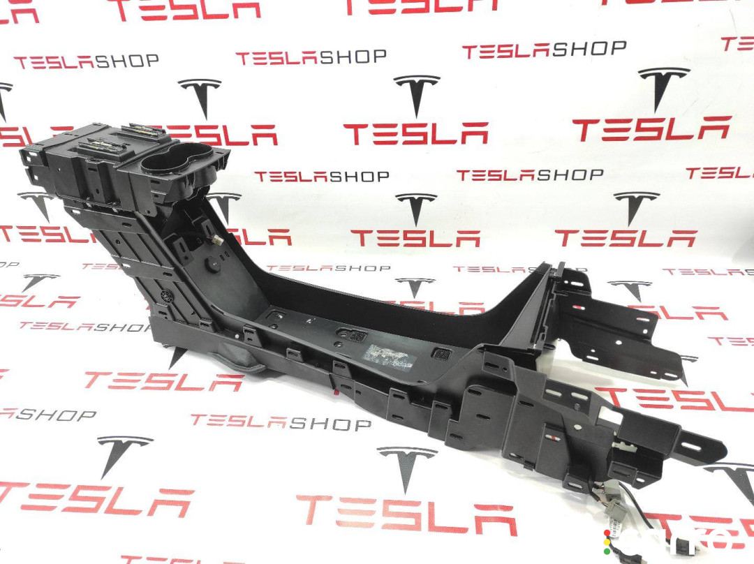 1010249-00-A Центральная консоль Tesla Model S 2016г. - фото №1