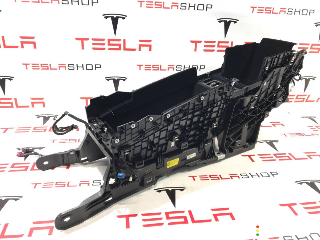 1564400-24-C, 1614323-03-B, 1656787-00-A, 2486396-00-D Центральная консоль Tesla Model S 2-й рест 2021г. - фото №1