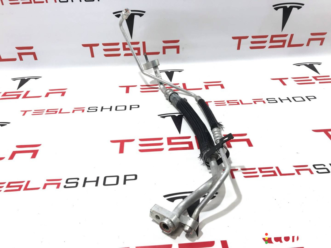 1037334-00-D Трубка кондиционера Tesla Model X 2017г. - фото №1