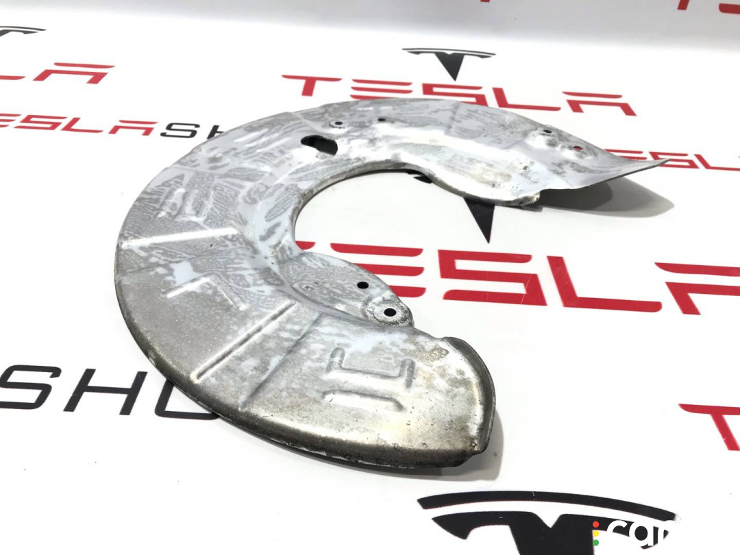 1027661-01-B Кожух тормозного диска Tesla Model X 2017г. - фото №2