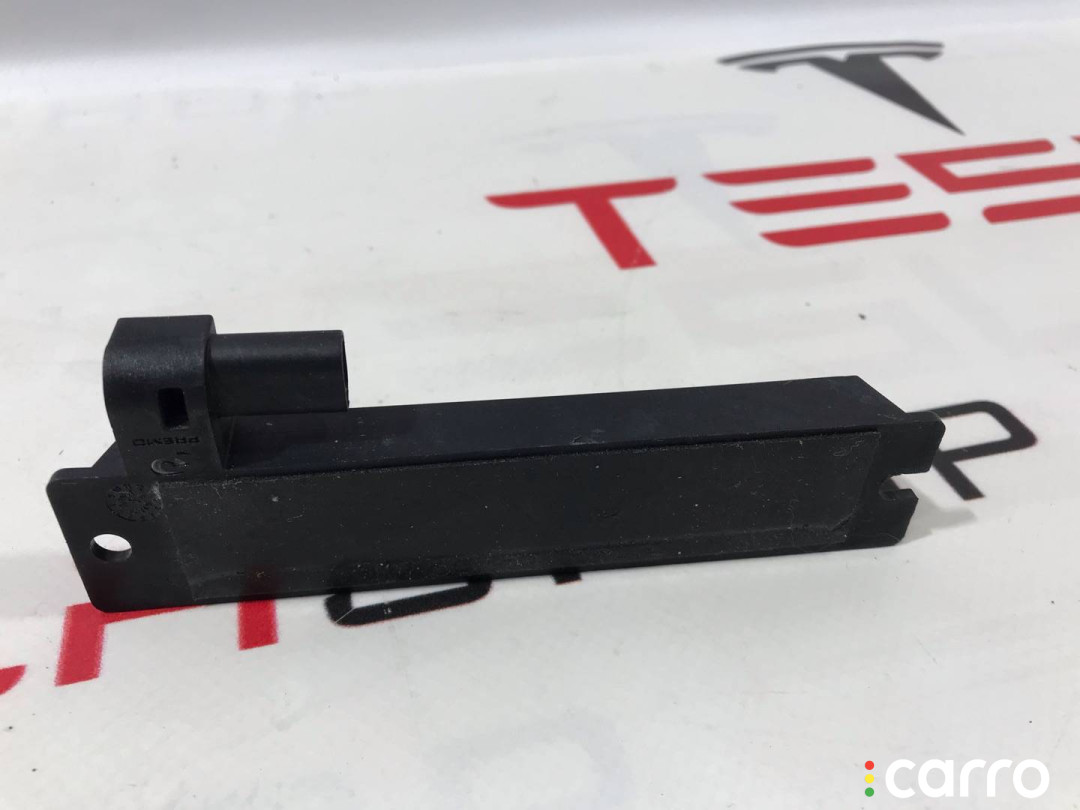 1043129-00-B Антенна системы комфортного доступа Tesla Model X 2017г. - фото №3