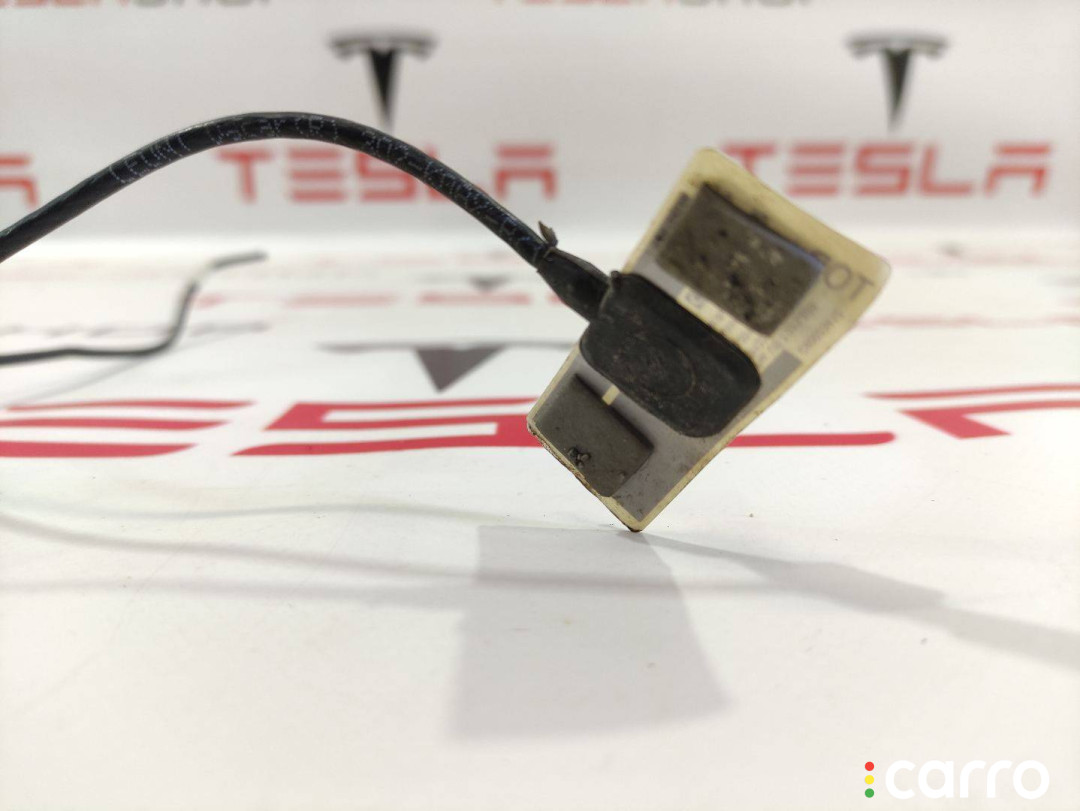 1072447-82-A, 1036885-00-E, 1058358-03-C, 1067275-00-C антенна Tesla Model X 2017г. - фото №2