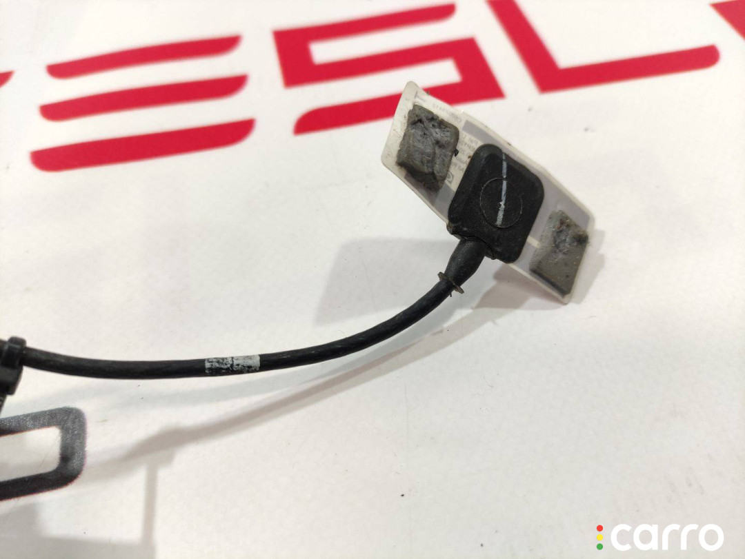 1072447-82-A, 1036885-00-E, 1058358-03-C, 1047251-00-F антенна Tesla Model X 2017г. - фото №2