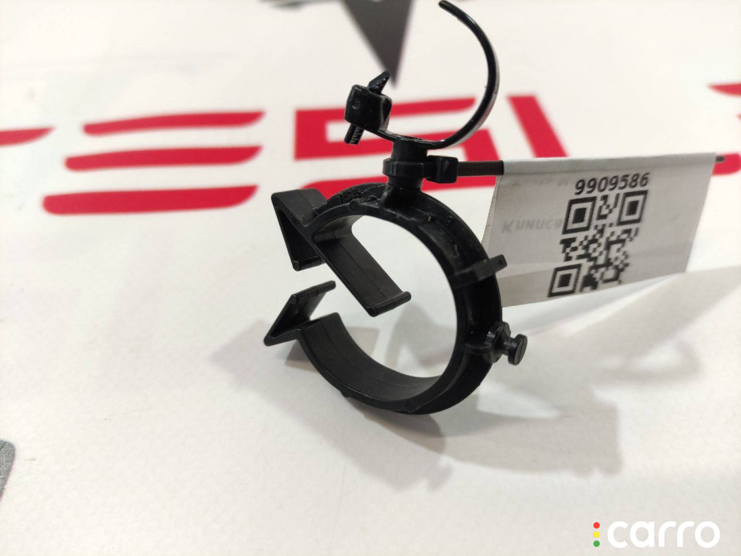 1072447-82-A, 1036885-00-E, 1058358-03-C клипса Tesla Model X 2017г. - фото №2
