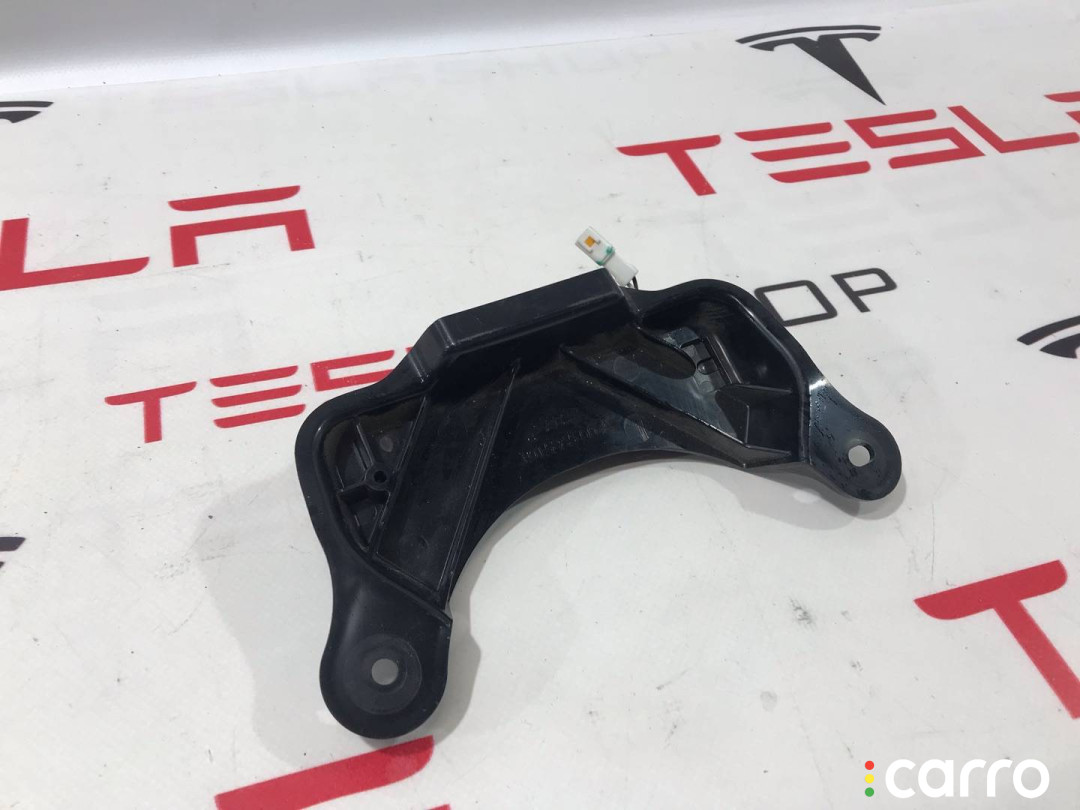 1015865-00-A, X-12069-001R1 Антенна системы комфортного доступа Tesla Model S 2017г. - фото №1