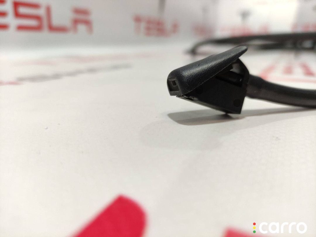 1052887-00-C, 1054647-00-A форсунка омывателя Tesla Model S - фото №2