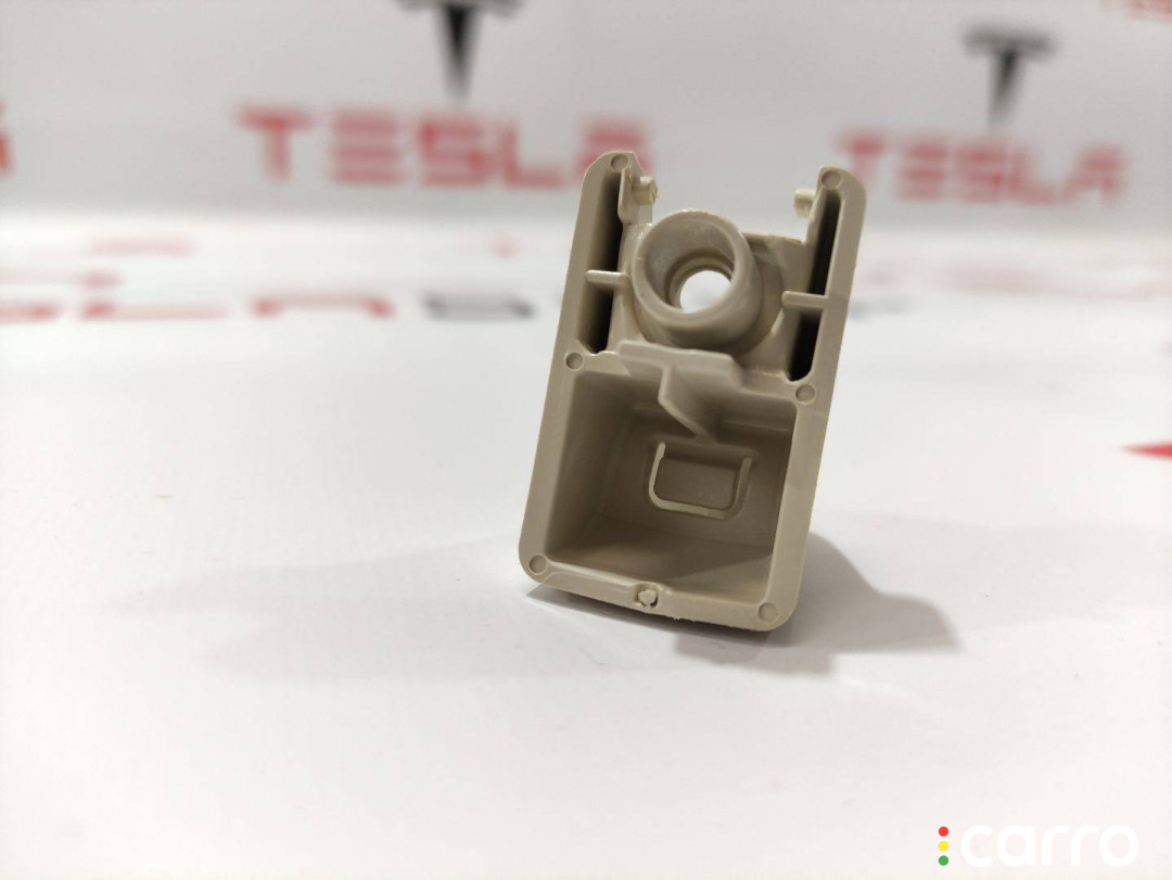 1050620-00-A Крепление (крючок) солнцезащитного козырька Tesla Model S - фото №2
