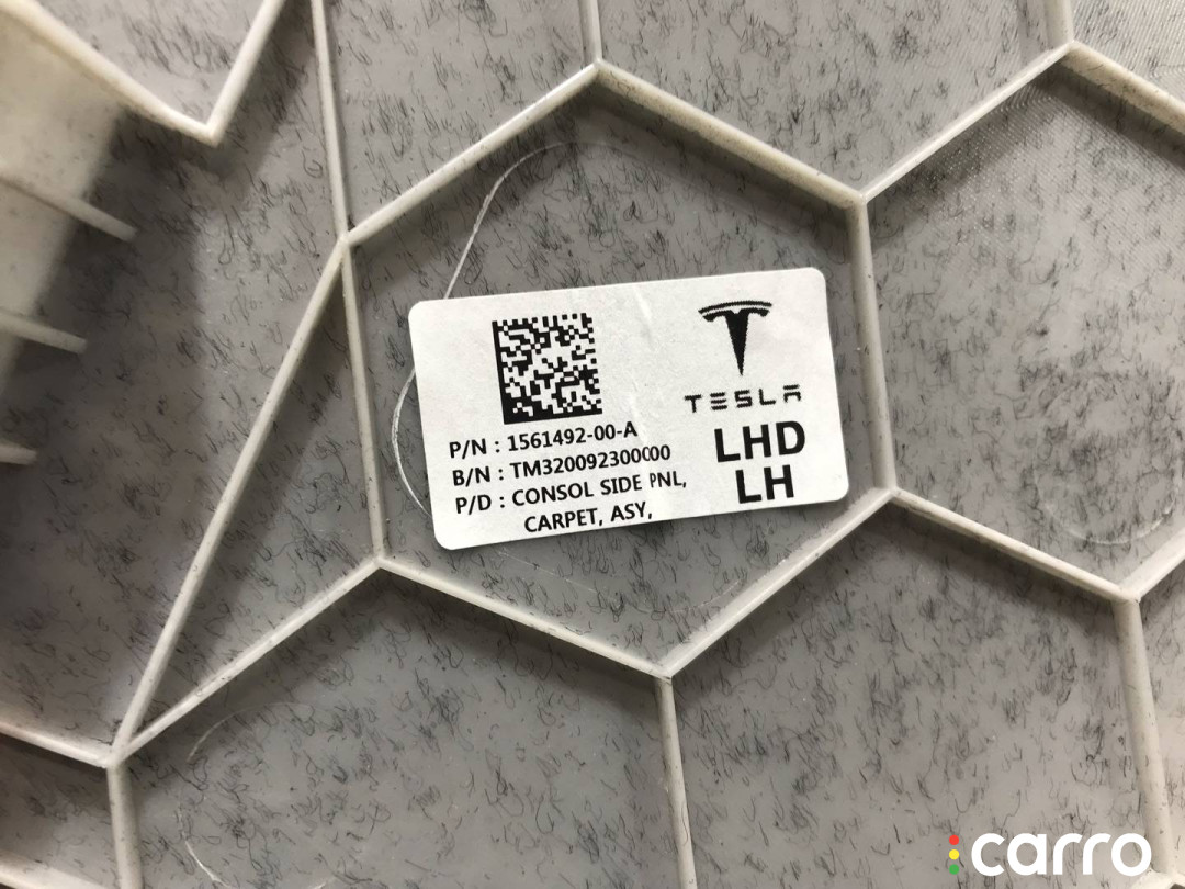 1561492-00-A Накладка центральной консоли Tesla Model 3 2020г. - фото №5