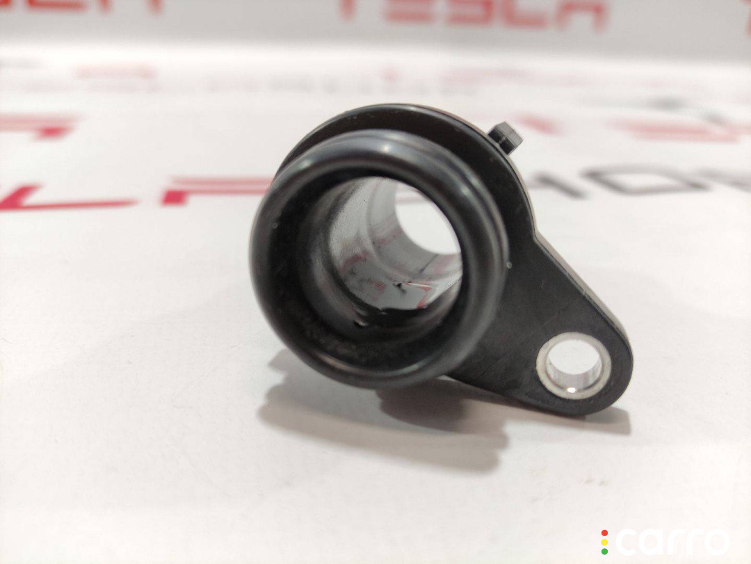 1102191-00-B, 1120990-00-H Штуцер Tesla Model 3 2020г. - фото №2