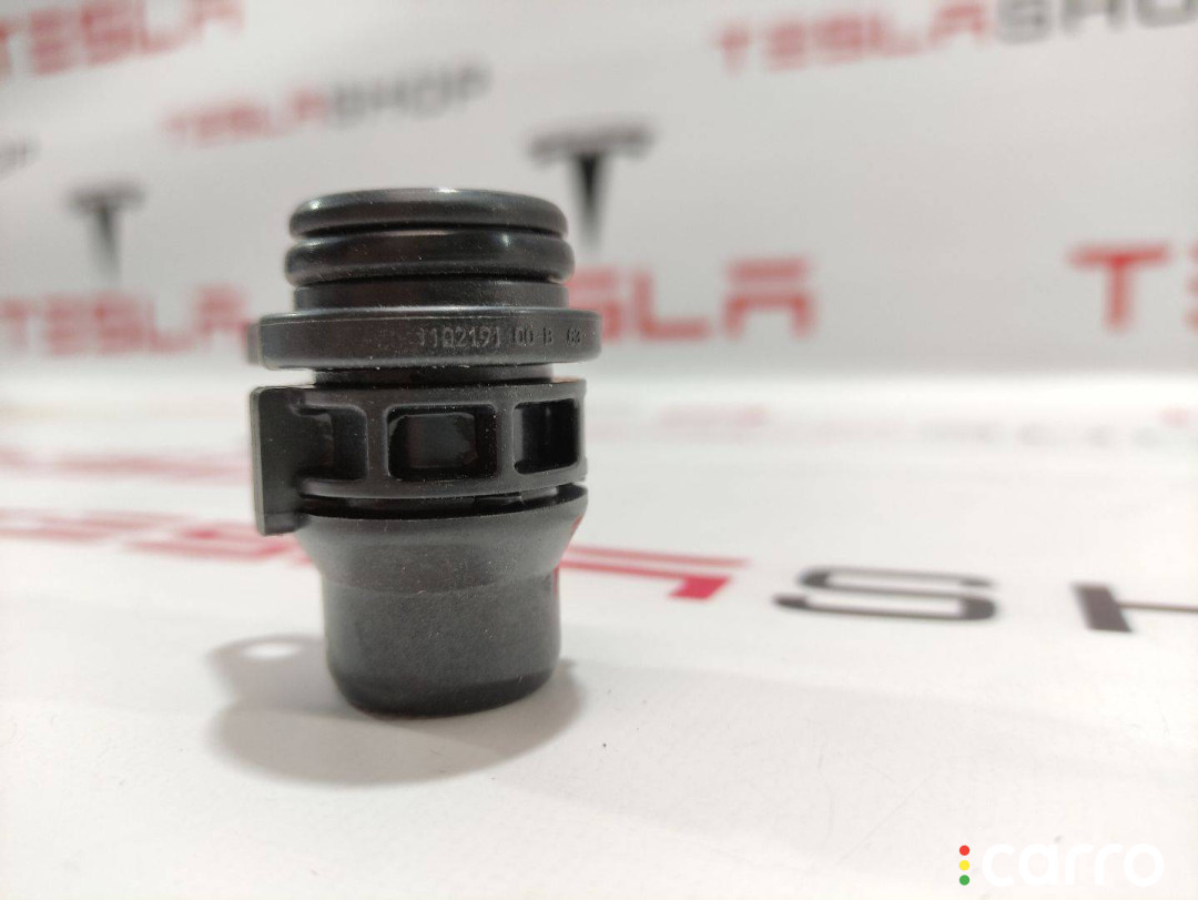 1102191-00-B, 1120990-00-H Штуцер Tesla Model 3 2020г. - фото №3