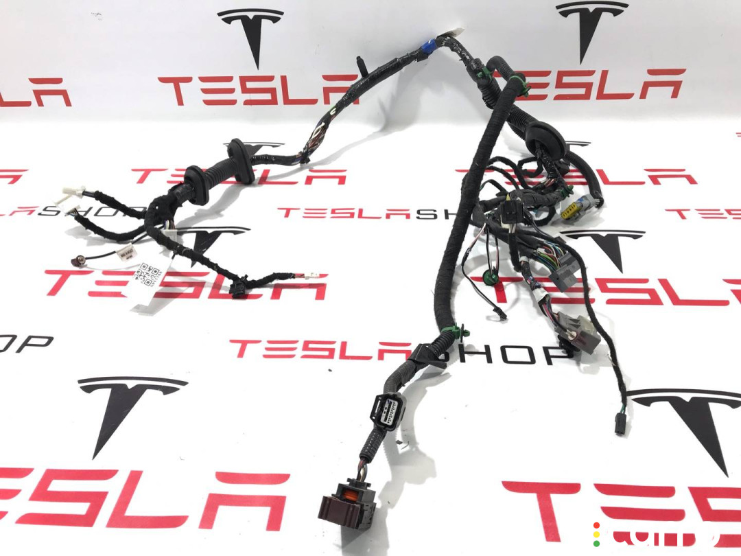 1004419-00-L Электропроводка двери Tesla Model S - фото №1