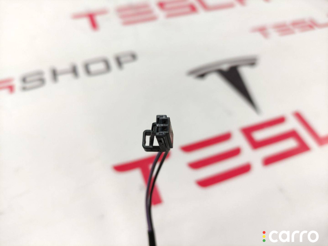100442500F разъем (фишка) проводки Tesla Model S - фото №3