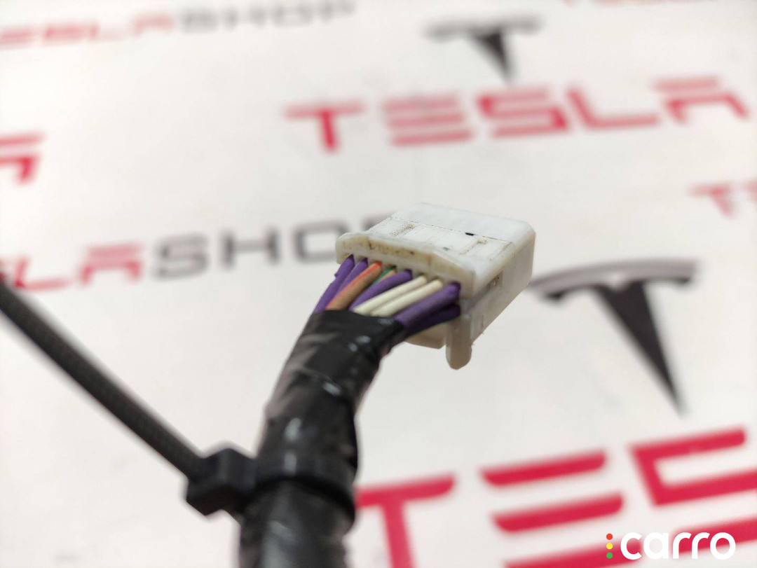 100442500F разъем (фишка) проводки Tesla Model S - фото №3