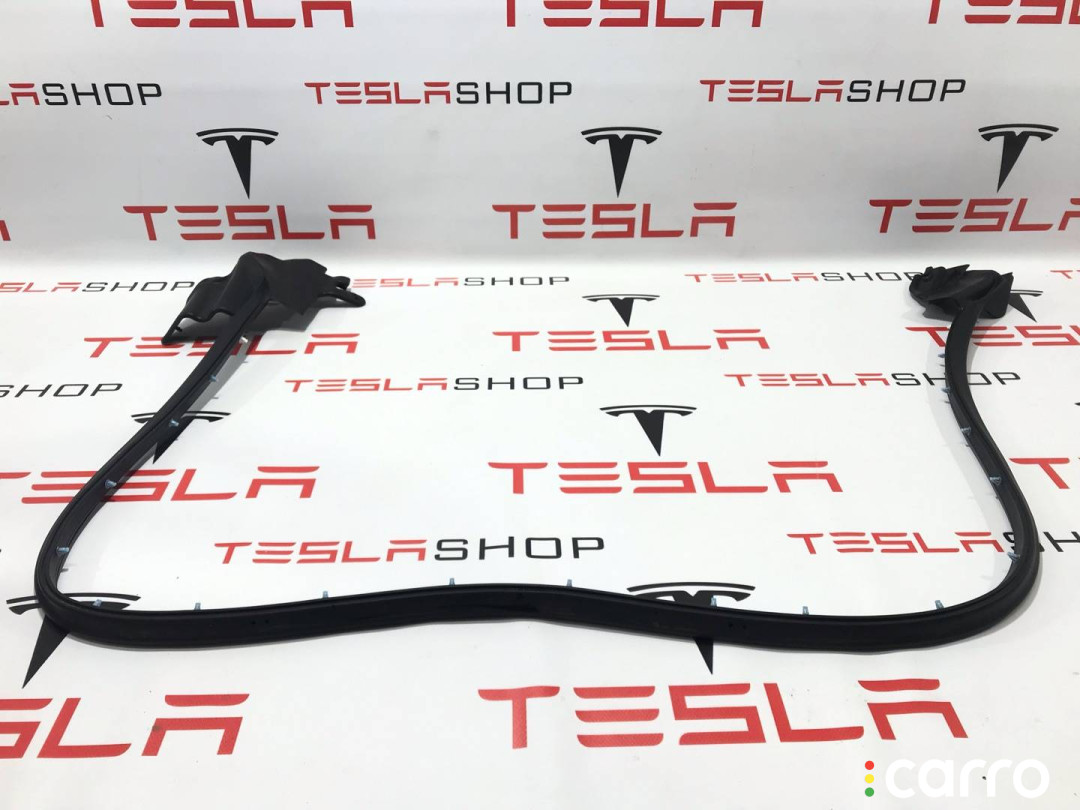 600959400D Уплотнитель передней двери Tesla Model S 2015г. - фото №1