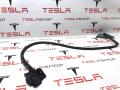 600959400D Уплотнитель передней двери Tesla Model S 2015г. - фото №4