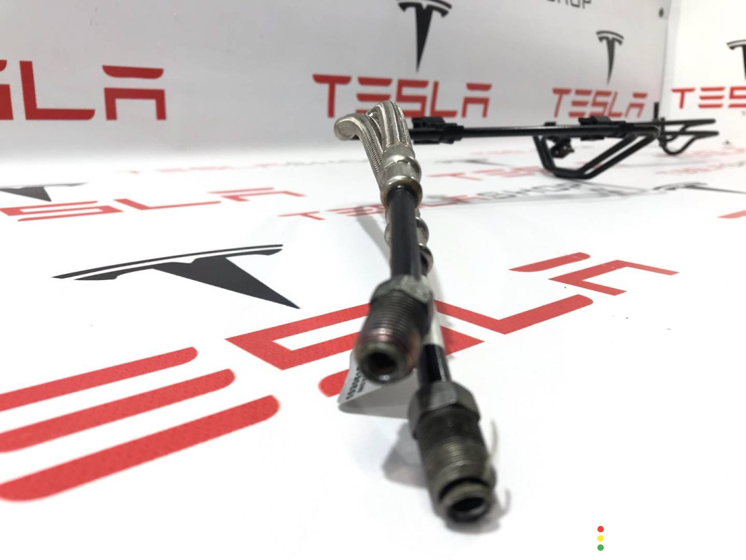 103061900B трубка тормозная Tesla Model S 2015г. - фото №3
