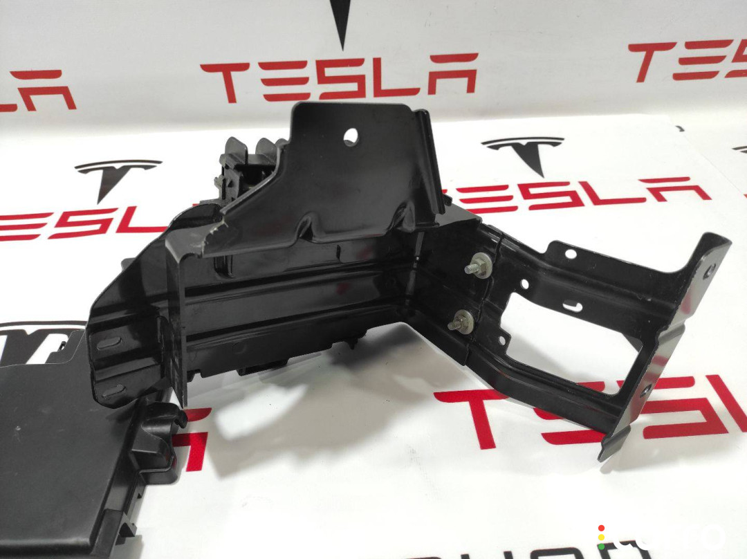 1013272-00-E, 1013274-02-C Блок предохранителей Tesla Model S 2015г. - фото №4