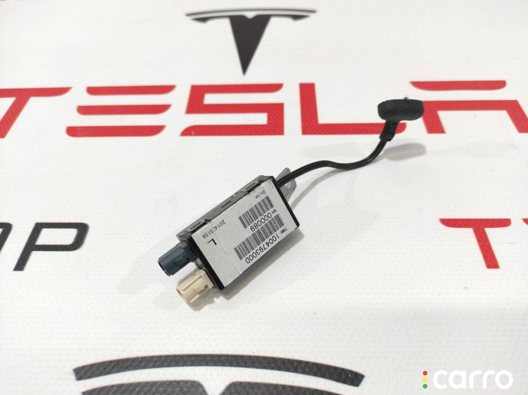 1004793-00-D усилитель антенны Tesla Model S 2015г. - фото №2