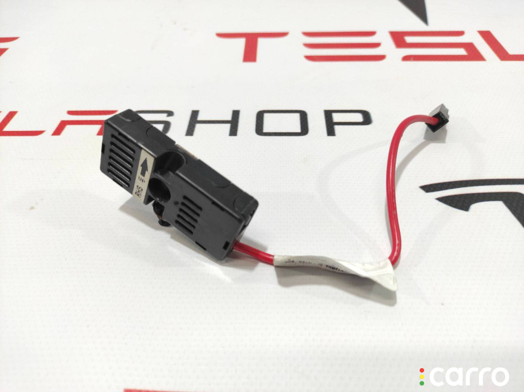 101200200B антенна Tesla Model S 2015г. - фото №1