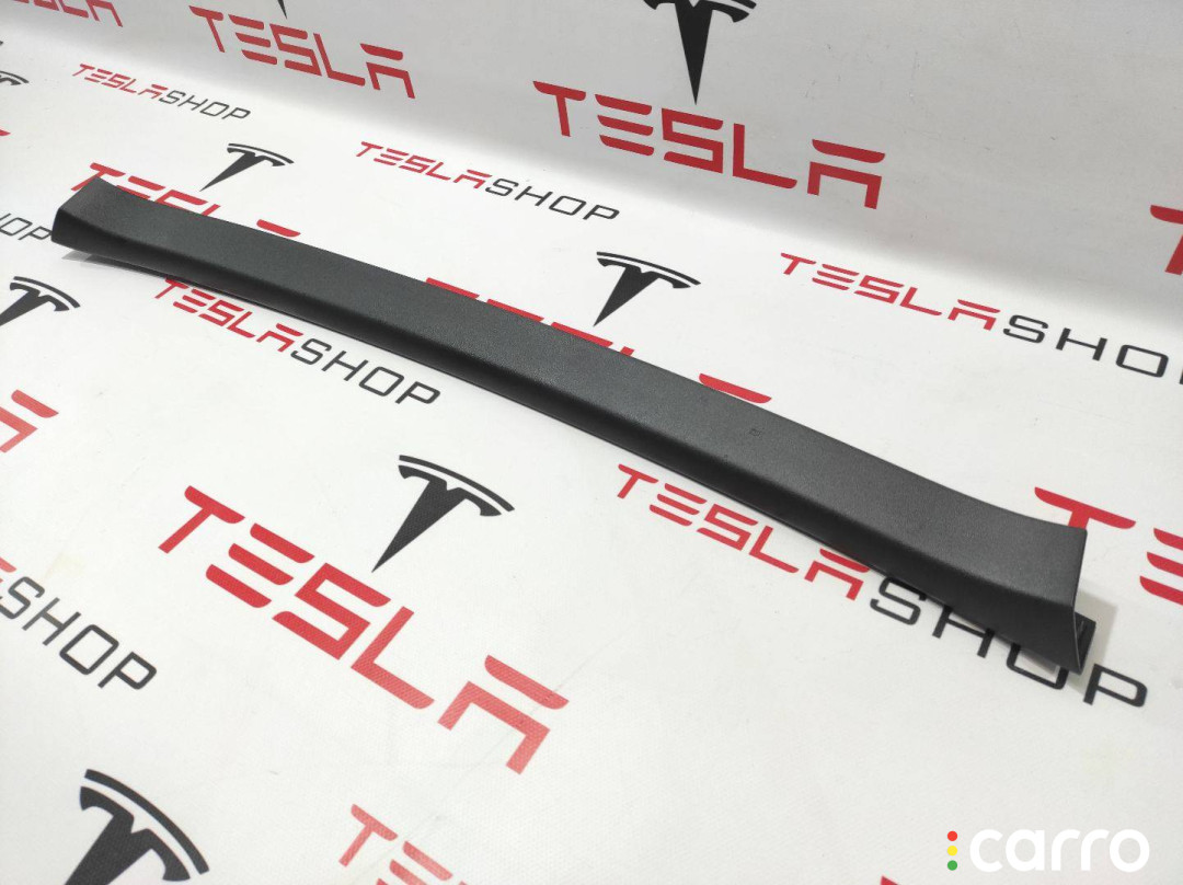1009236-00-H, 1009255-00-G Накладка крышки багажника Tesla Model S 2017г. - фото №3