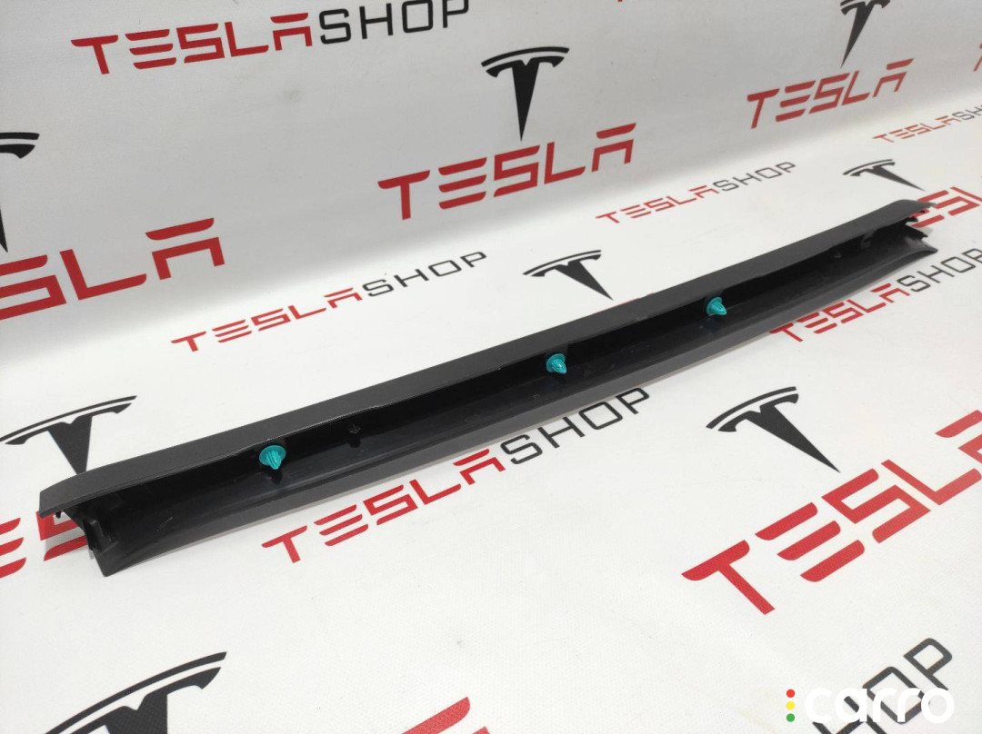 1009236-00-H, 1009255-00-G Накладка крышки багажника Tesla Model S 2017г. - фото №4