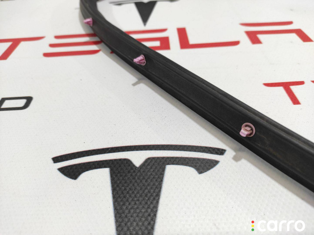 600959300D Уплотнитель передней двери Tesla Model S 2016г. - фото №4