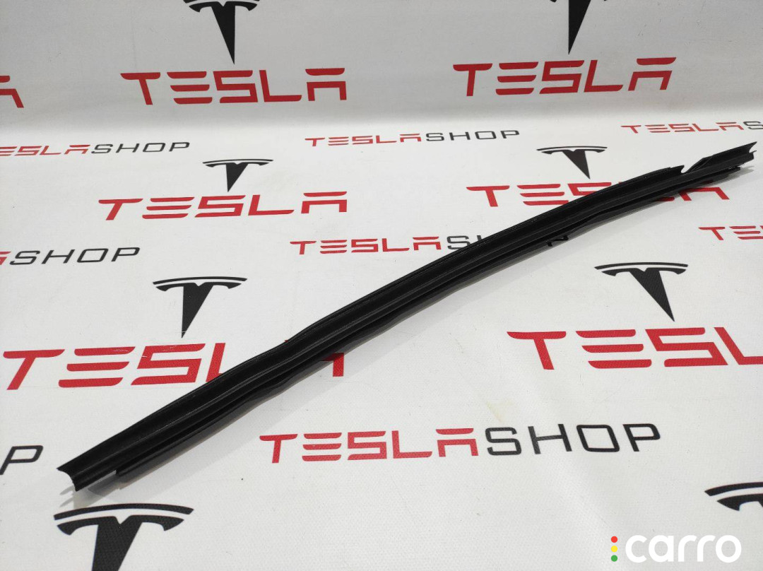 1483694-00-A, 103218000C уплотнитель задний правый Tesla Model X 2017г. - фото №1