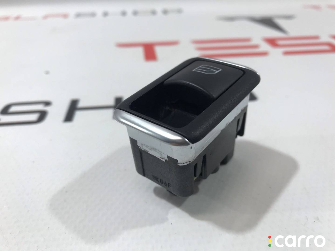 A2049058202, 1003749-00-B, 10075077, 10023290 кнопка стеклоподъемника Tesla Model X 2017г. - фото №1