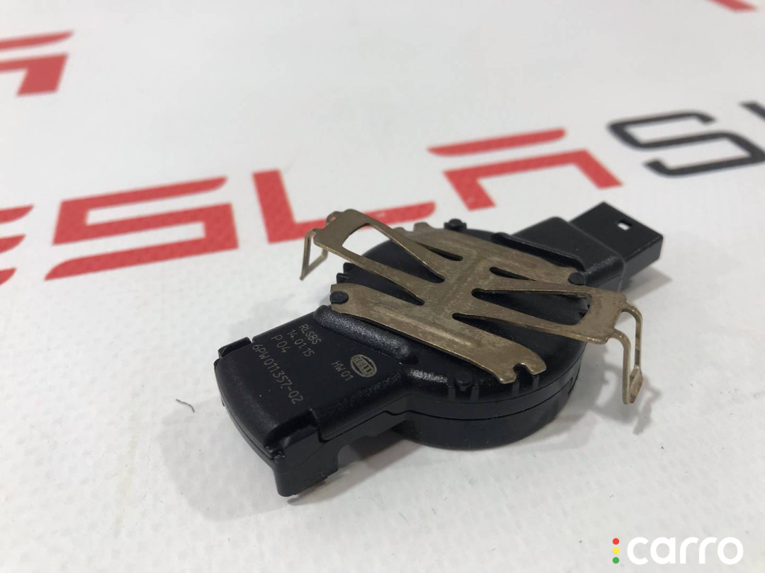 6PW011357-02, 1011582-00-C датчик дождя Tesla Model S 2015г. - фото №2