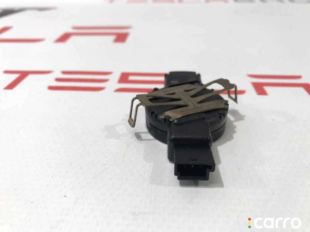 6PW011357-02, 1011582-00-C датчик дождя Tesla Model S 2015г. - фото №3