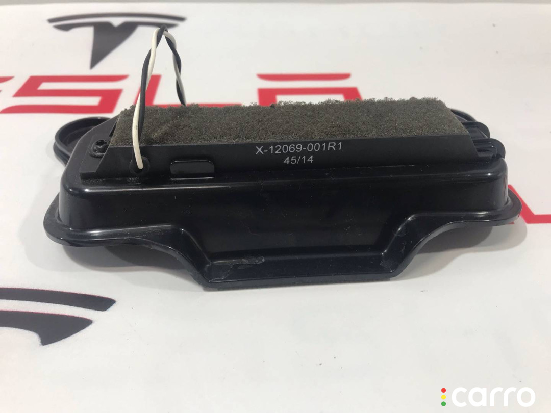 1015865-00-A, 1014951-00-A, X-12069-001R1 Антенна системы комфортного доступа Tesla Model S 2015г. - фото №1