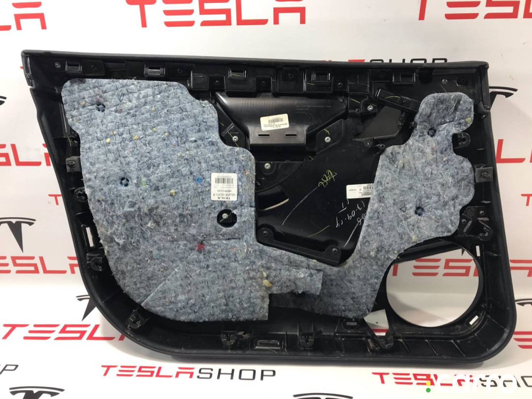 1007912-00-D, 1007936-08-L обшивка двери передней правой Tesla Model S 2015г. - фото №5
