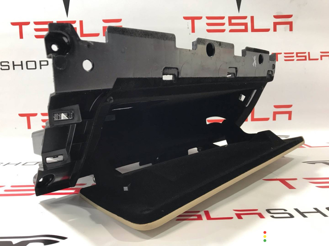 1009475-00-C, 1002299-00-B, 1003327-08-L, 1035104-00-B Бардачок Tesla Model S 2013г. - фото №4
