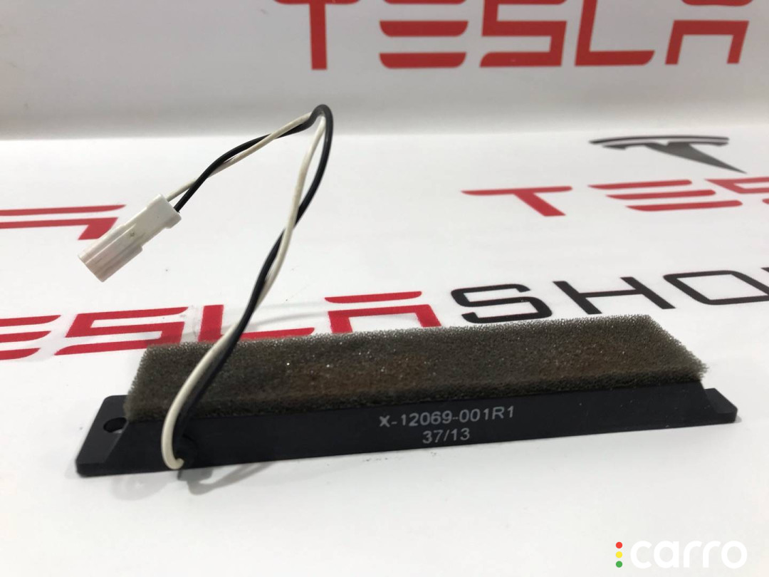 1014951-00-A, X-12069-001R1 Антенна системы комфортного доступа Tesla Model S 2013г. - фото №1