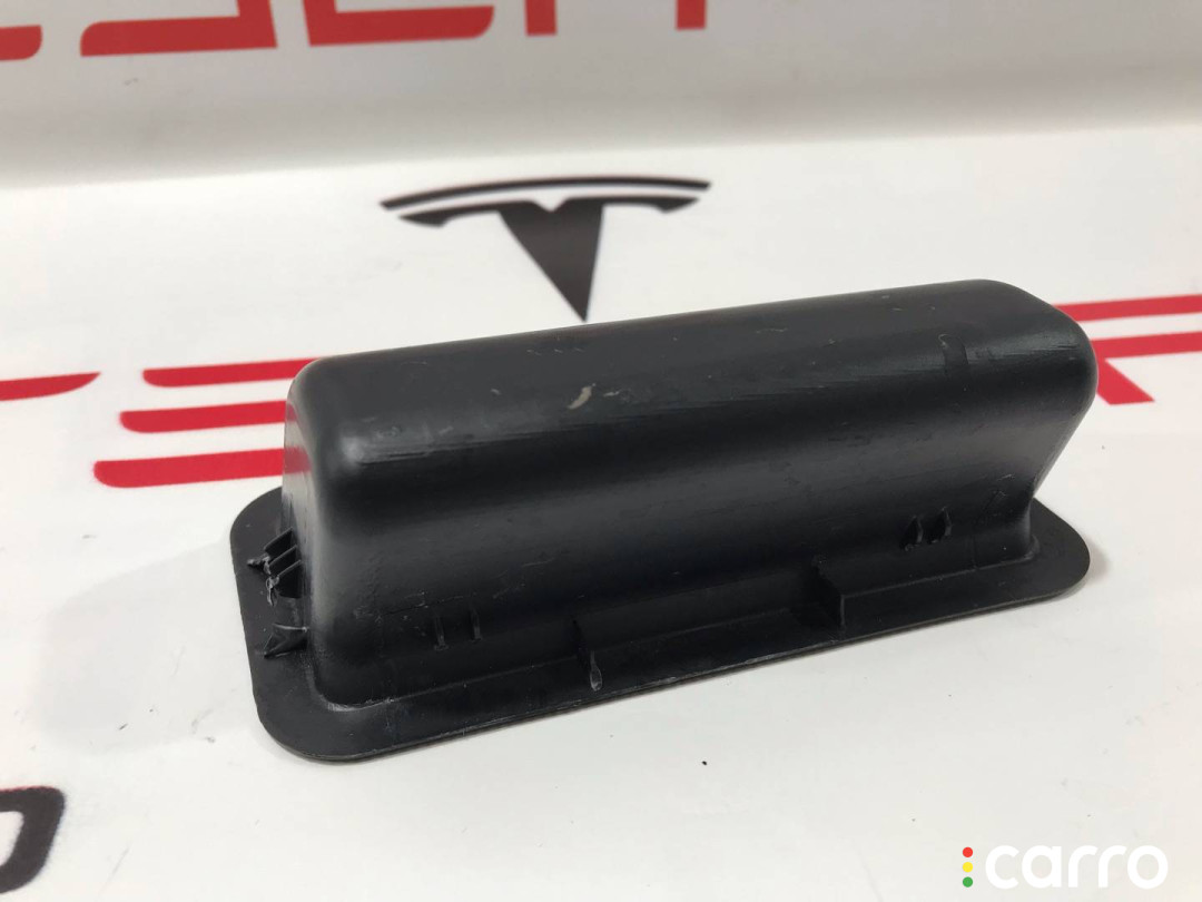 1009262-00-E Ручка крышки багажника Tesla Model S 2013г. - фото №1