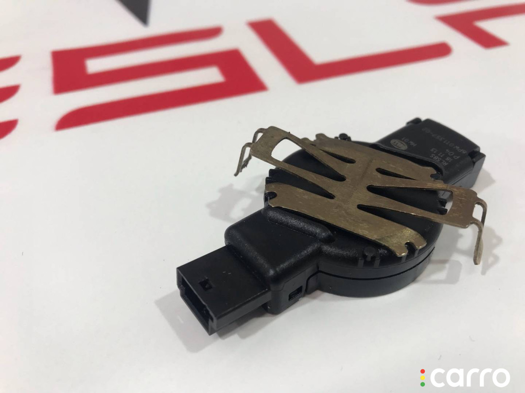 6PW011357-02, 1011582-00-C датчик дождя Tesla Model S 2013г. - фото №1