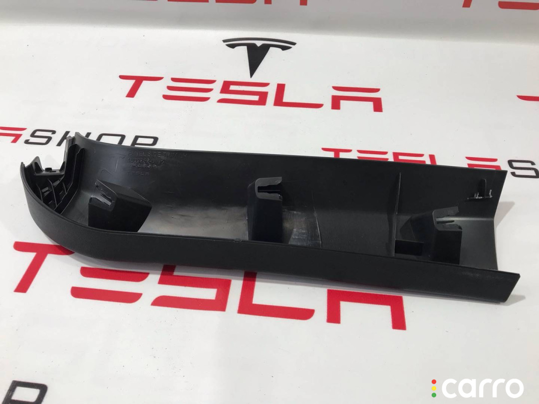 1009234-00-I, 1009252-00-G Накладка крышки багажника Tesla Model S 2013г. - фото №3