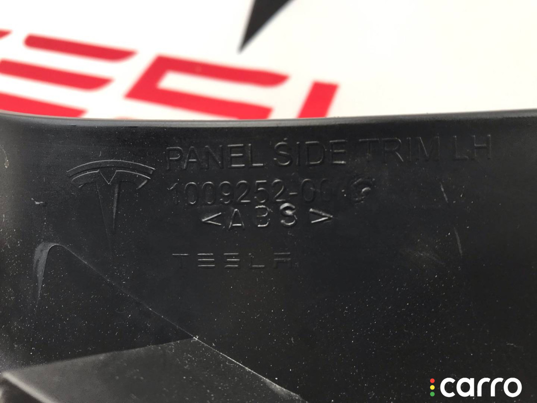 1009234-00-I, 1009252-00-G Накладка крышки багажника Tesla Model S 2013г. - фото №4