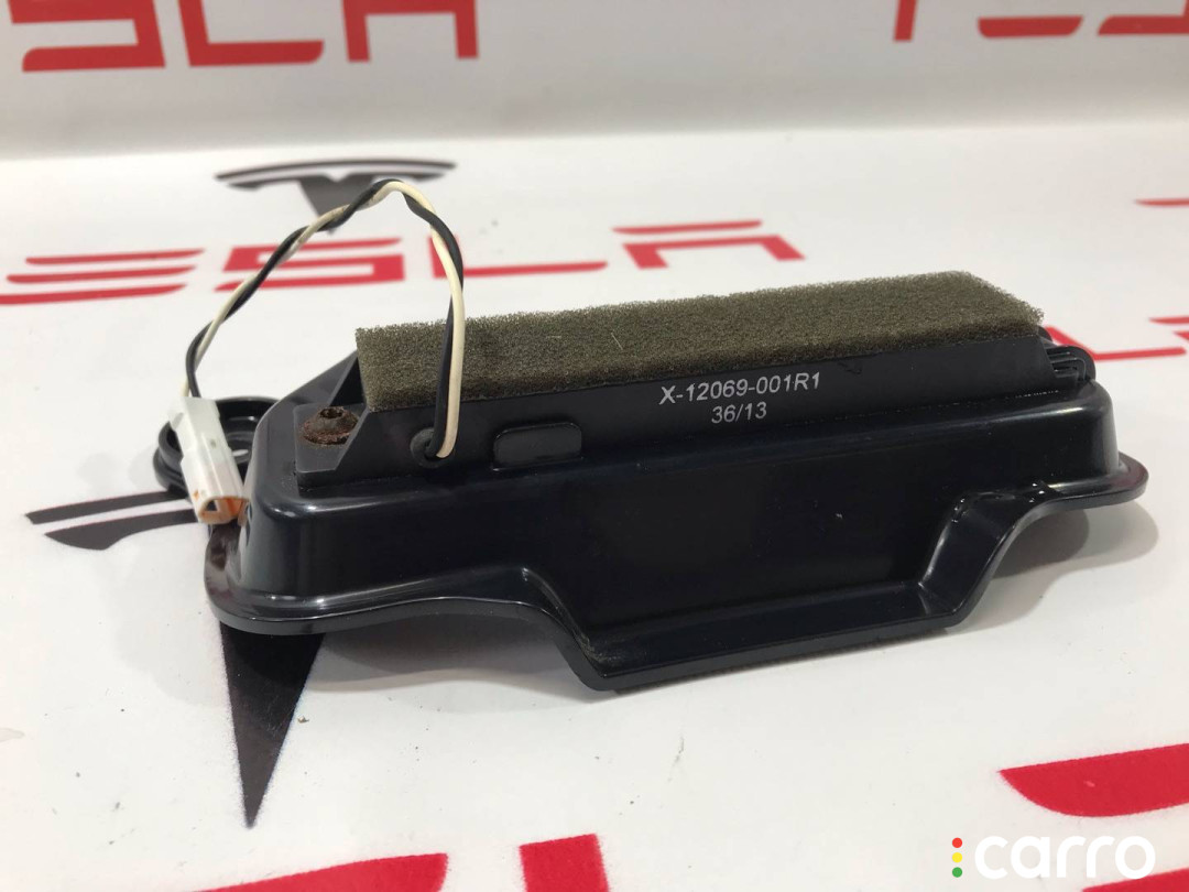 1015865-00-A, 1014951-00-A, X-12069-001R1 Антенна системы комфортного доступа Tesla Model S 2013г. - фото №1