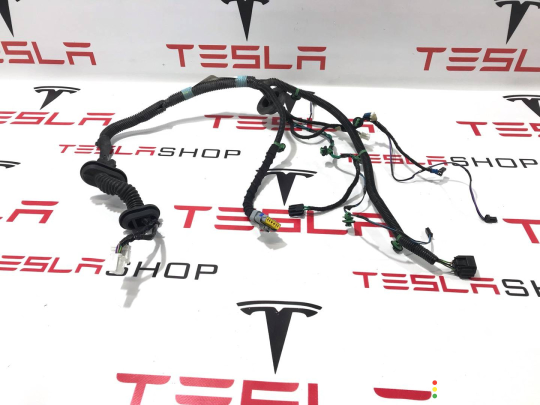 1004426-00-M Электропроводка двери Tesla Model S 2013г. - фото №1