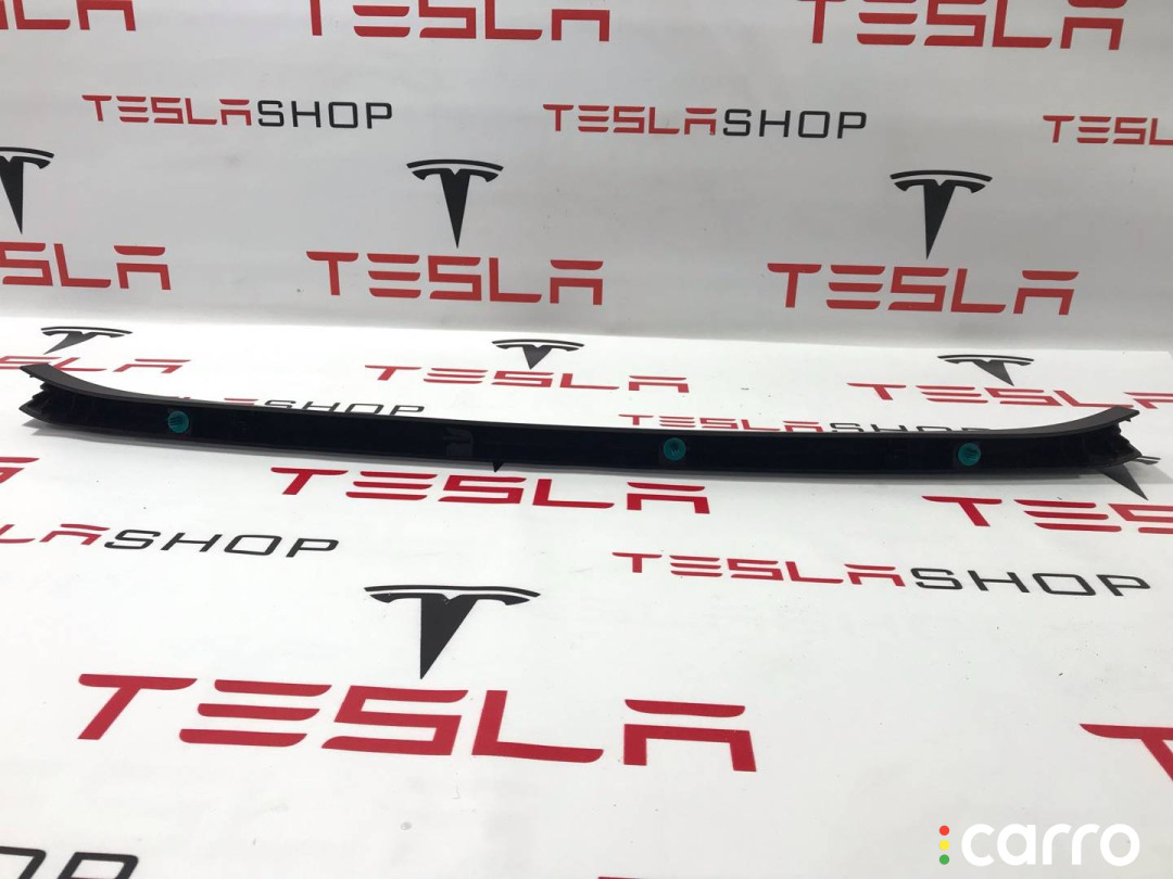 1009236-00-H, 1009255-00-G Накладка крышки багажника Tesla Model S 2013г. - фото №4